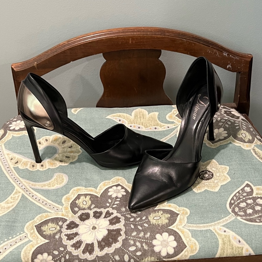 Delman Pump - Picture 4 of 6